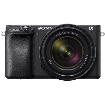 Sony A6400AMB / ILCE-6400AM / ILCE6400AM / A6400 + 18-135mm lens zwart