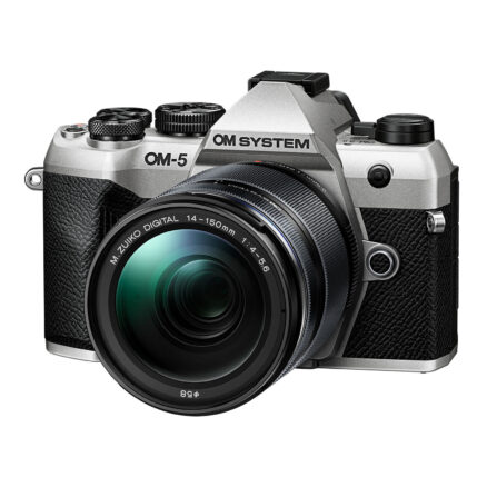 OM SYSTEM OM-5 Mark II Zilver + 14-150mm F4.0-5.6 II Zwart